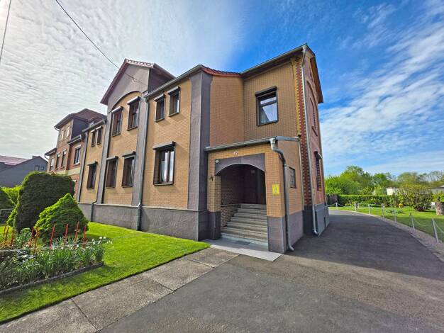 Einfamilienhaus zum Kauf 219.000 € 10 Zimmer 243 m² 1.160 m² Grundstück Greußen Greußen 99718