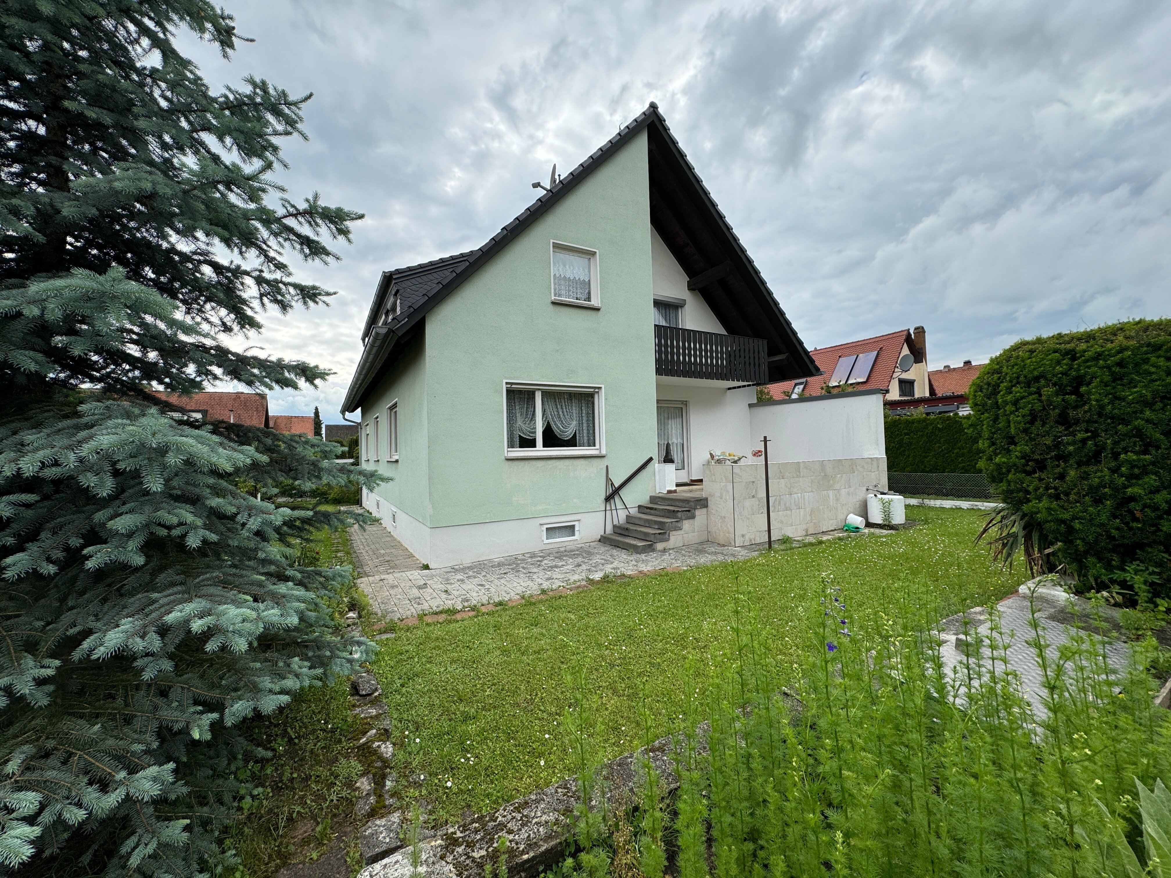 Mehrfamilienhaus zum Kauf 418.000 € 8 Zimmer 162 m²<br/>Wohnfläche 702 m²<br/>Grundstück Gartenstadt Bamberg 96052