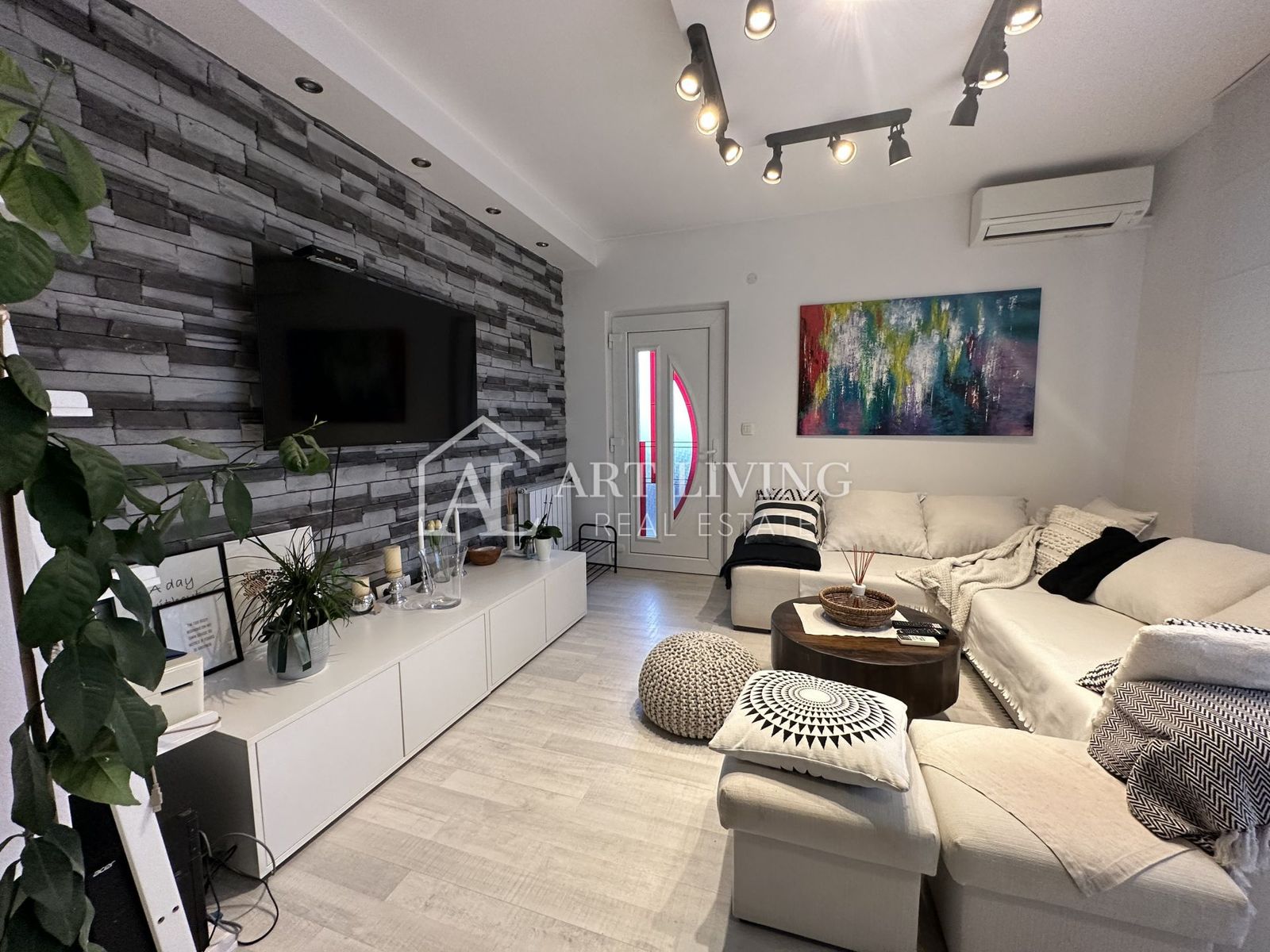 Wohnung zur Miete 800 € 2 Zimmer 44 m²<br/>Wohnfläche 2.<br/>Geschoss Umag center 52470