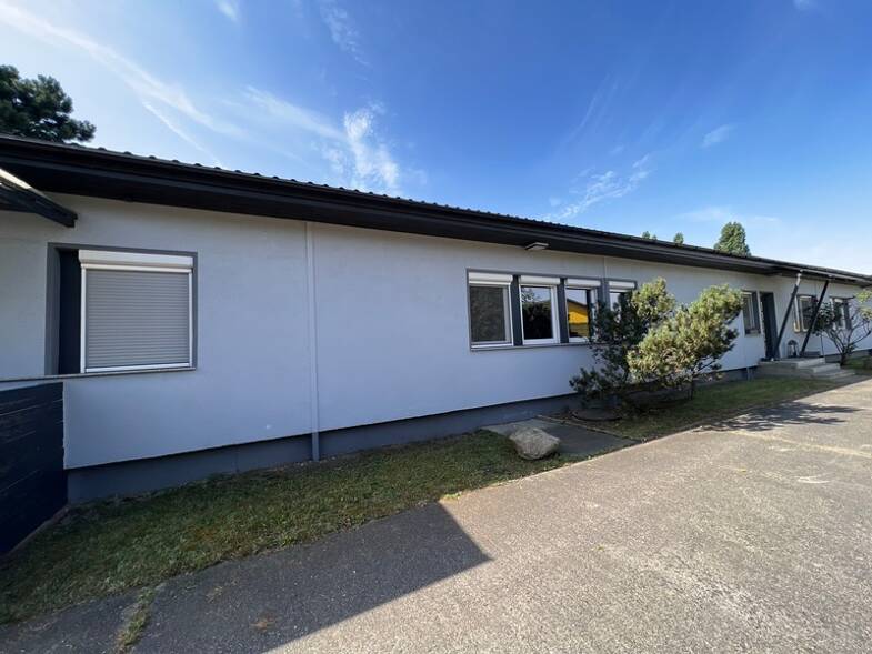 Wohn- und Geschäftshaus zum Kauf 250.000 € 8 Zimmer 270 m² 2.997 m² Grundstück Bühlow Spremberg 03130
