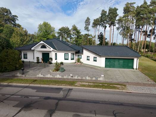 Einfamilienhaus zum Kauf provisionsfrei 529.000 € 5 Zimmer 171 m² 1.530 m² Grundstück Havelberger Straße 39 Neustadt Neustadt (Dosse) 16845