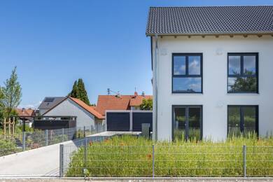 Doppelhaushälfte zum Kauf 769.000 € 5 Zimmer 122,5 m² 254 m² Grundstück Türkenfeld Türkenfeld 82299