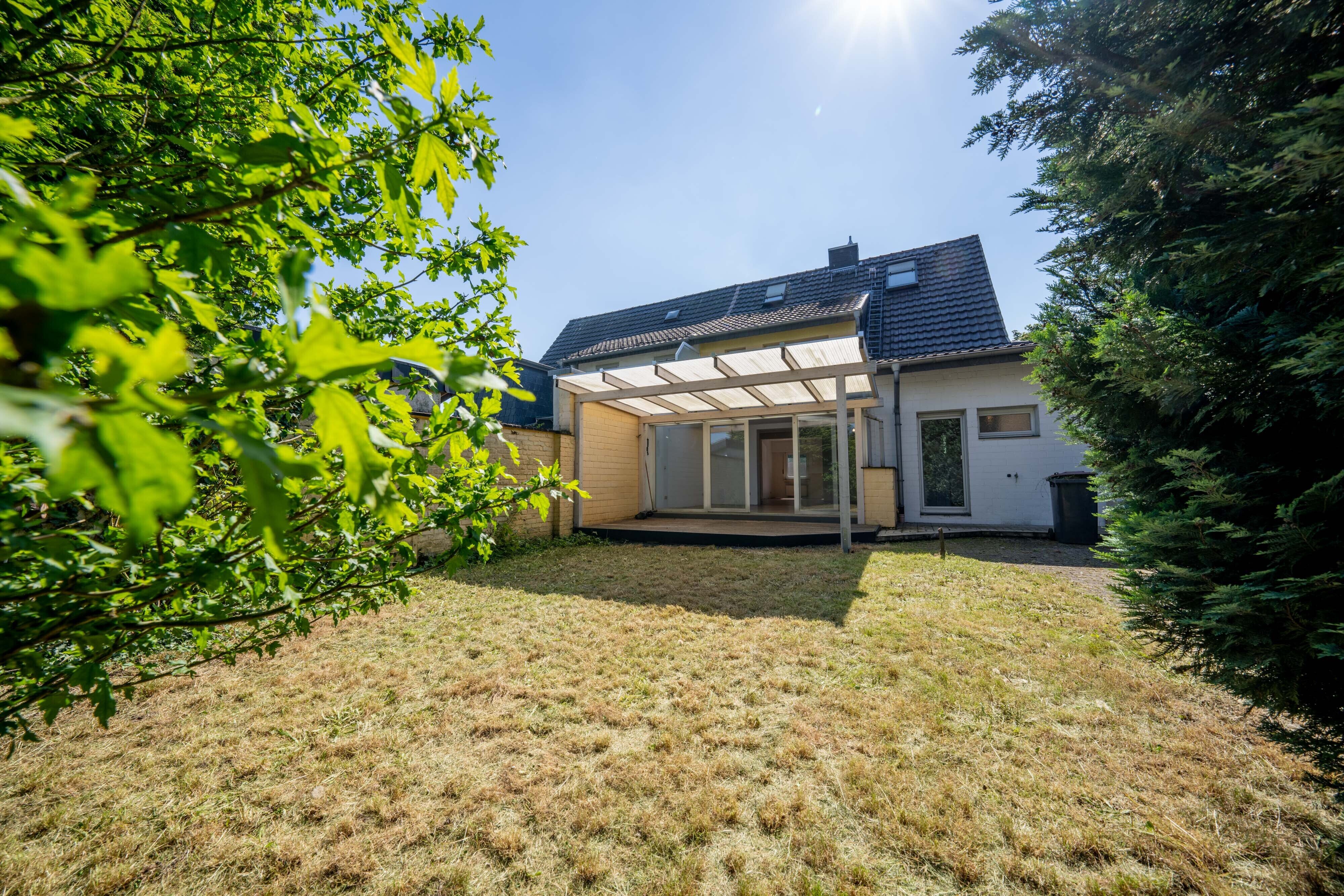 Haus zum Kauf 320.000 € 4 Zimmer 132 m²<br/>Wohnfläche 256 m²<br/>Grundstück Kerpen Kerpen 50171