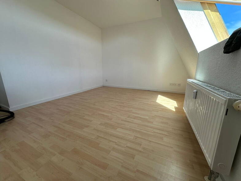 Wohnung zur Miete 550 € 1,5 Zimmer 30 m² Dachgeschoss, 4. Geschoss Leyherstr. 10 Südstadt 40 Fürth 90763
