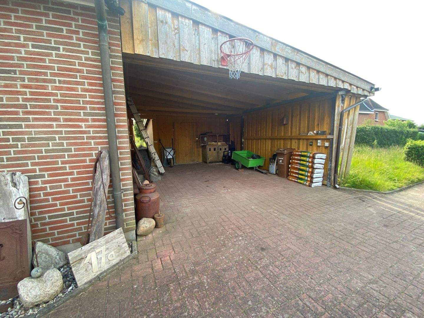 Immobilie in Seedorf - Gepflegtes Zweifamilienhaus in zweiter  Reihe mit vielen Nutzungsmöglichkeiten - Bild 1