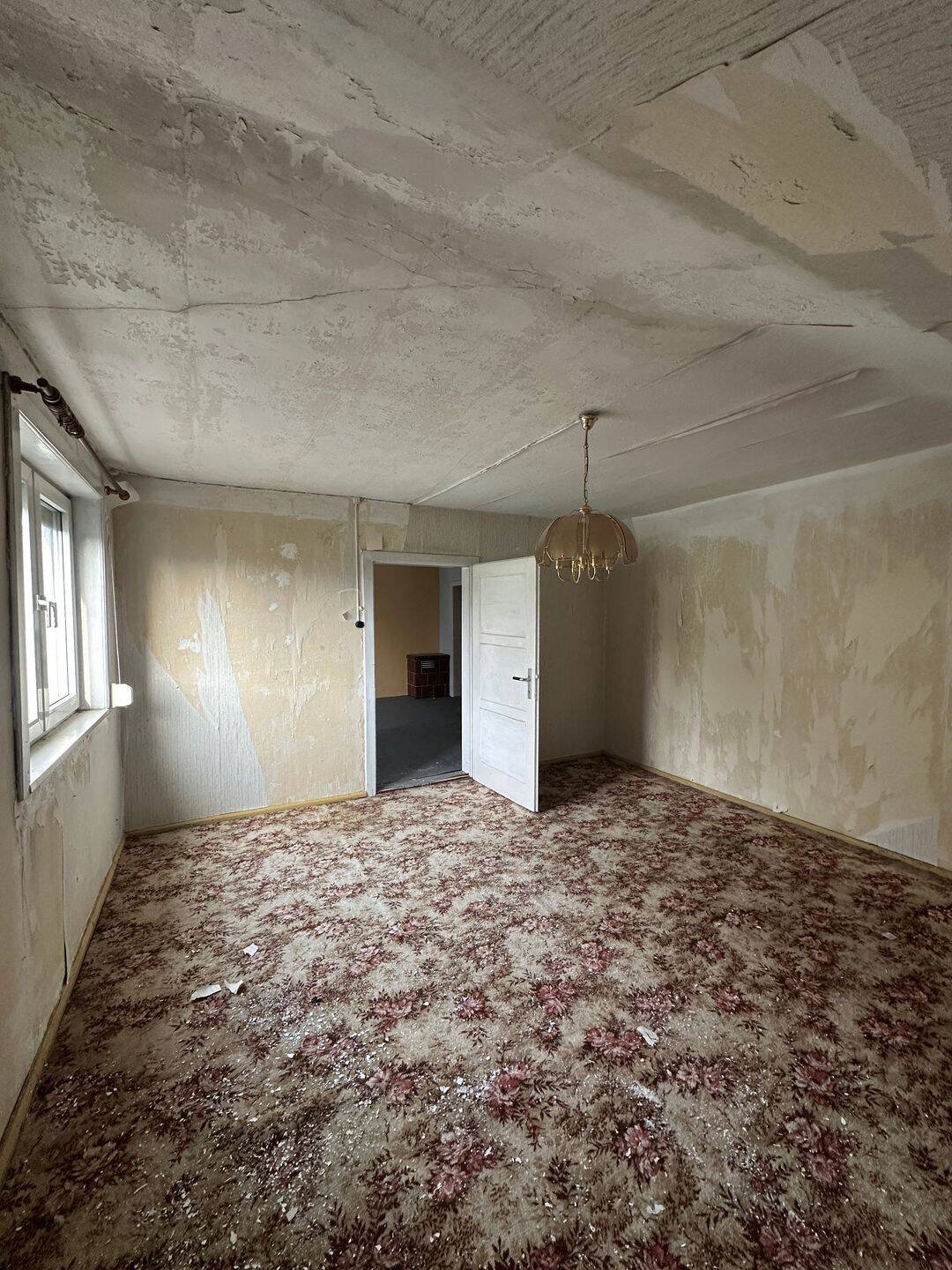 Immobilie in Drei Gleichen - EFH als Doppelhaushalte, Massiv gebau, mit großem Garten - Bild 4