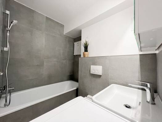 Wohnung zur Miete 490 € 1 Zimmer 39 m² 1. Geschoss frei ab sofort Homburger Landstraße 693 Bonames Frankfurt am Main 60437