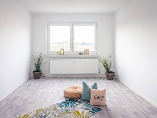 Wohnung zur Miete 530 € 5 Zimmer 88,4 m² 3. Geschoss Theresenstraße 3 Zentrum Zentrum 09111