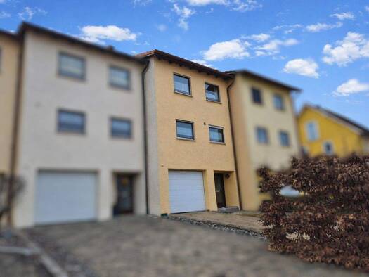 Reihenmittelhaus zum Kauf 329.000 € 4 Zimmer 122 m² 172 m² Grundstück Pfullendorf 88630