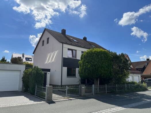Doppelhaushälfte zur Miete 1.980 € 6 Zimmer 135 m² 285 m² Grundstück frei ab 01.08.2026 Buckenhof 91054