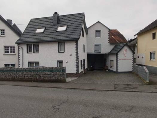 Einfamilienhaus zum Kauf 229.000 € 5 Zimmer 113 m² 341 m² Grundstück frei ab 01.06.2026 Niedershausen Löhnberg 35792