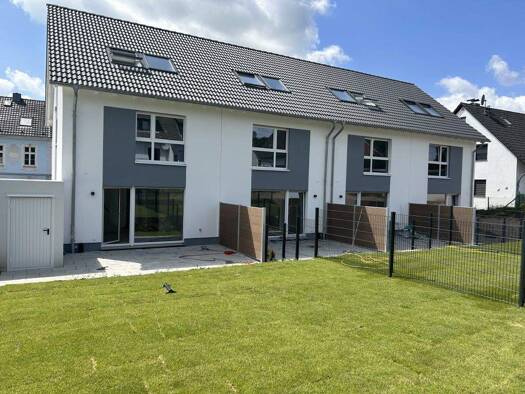 Einfamilienhaus zur Miete 1.990 € 5 Zimmer 123 m² 165 m² Grundstück frei ab 01.06.2026 Reusrath Langenfeld 42799