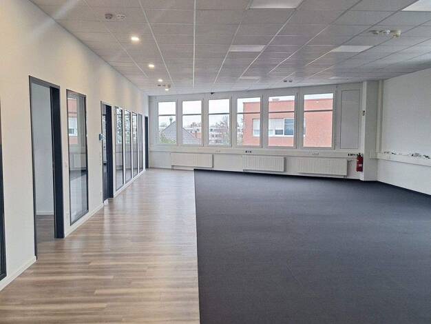 Bürofläche zur Miete 310,7 m² Bürofläche Hans-Riedl-Str. 19 Feldkirchen 85622