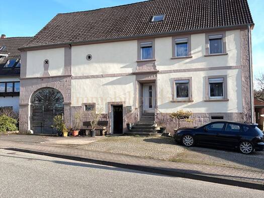Haus zum Kauf 220.000 € 6 Zimmer 143,9 m² 694 m² Grundstück Breitenbach 66916
