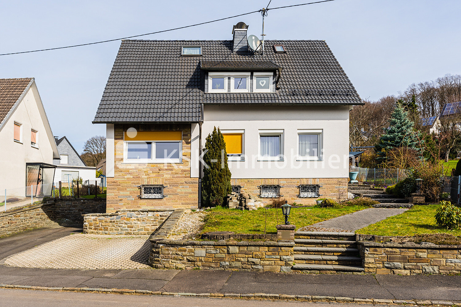 Mehrfamilienhaus zum Kauf 329.000 € 7 Zimmer 163,6 m²<br/>Wohnfläche 700 m²<br/>Grundstück Eckenhagen Reichshof 51580