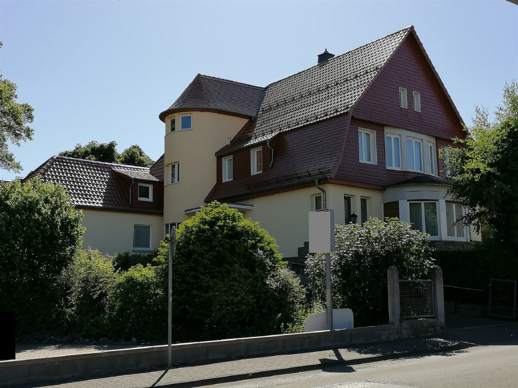 Einfamilienhaus zum Kauf 650.000 € 16 Zimmer 350 m²<br/>Wohnfläche 2.611 m²<br/>Grundstück Korbach Korbach 34497