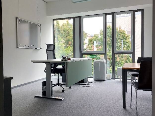 Bürofläche zur Miete provisionsfrei 418 € 29 m² Bürofläche Kreuznacher Straße Bad Cannstatt Bad Cannstatt 70372