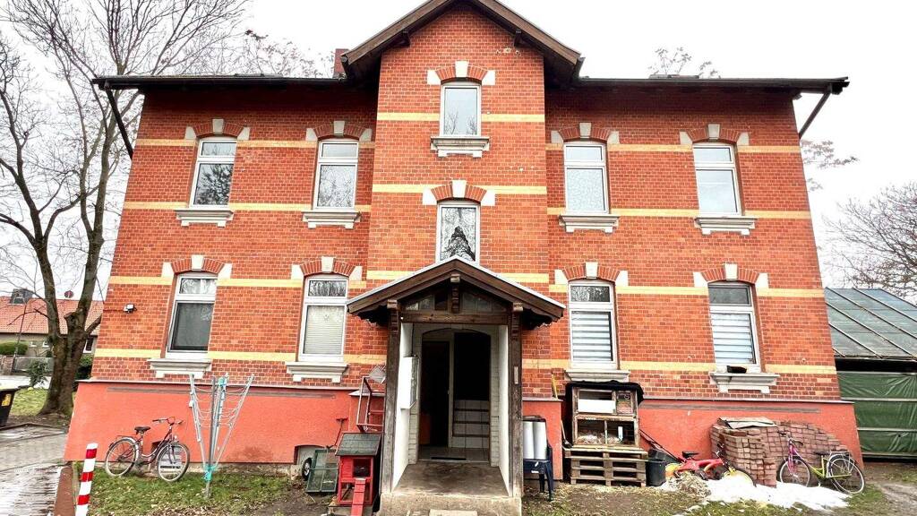 Mehrfamilienhaus zum Kauf 189.000 € 13 Zimmer 240 m² 1.250 m² Grundstück Bad Lauchstädt 06246