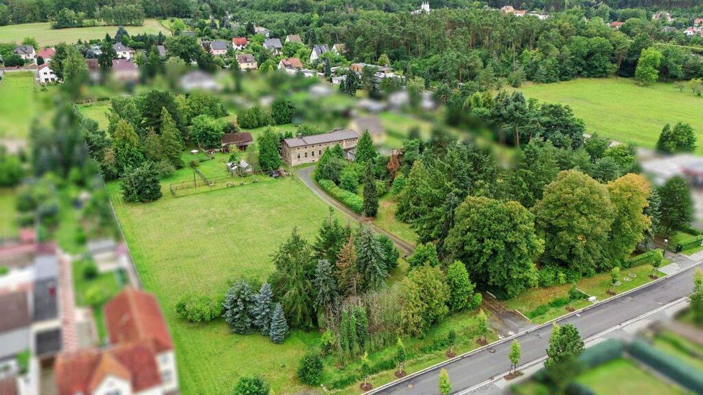 Haus zum Kauf 482.000 € 5 Zimmer 244,7 m² 13.745 m² Grundstück Ortrand 01990