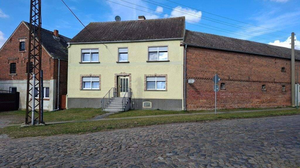 Bauernhaus zum Kauf 95.000 € 7 Zimmer 184 m² 1.571 m² Grundstück frei ab sofort Gehrden Zerbst OT Gehrden 39264