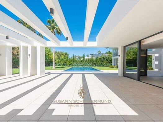 Villa zum Kauf provisionsfrei 6.000.000 € 8 Zimmer 1.077 m² 2.032 m² Grundstück frei ab sofort Sotogrande 11310