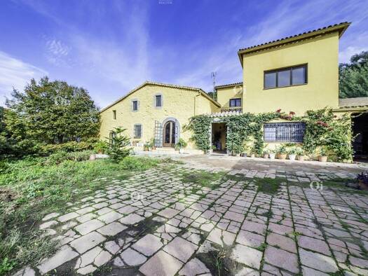 Villa zum Kauf 1.300.000 € 4 Zimmer 384 m² 400.000 m² Grundstück Vilassar de Dalt 08339