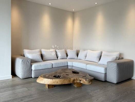 Wohnung zum Kauf 670.000 € 3 Zimmer 91 m² 4. Geschoss Branimirova Obala, Zadar Nin