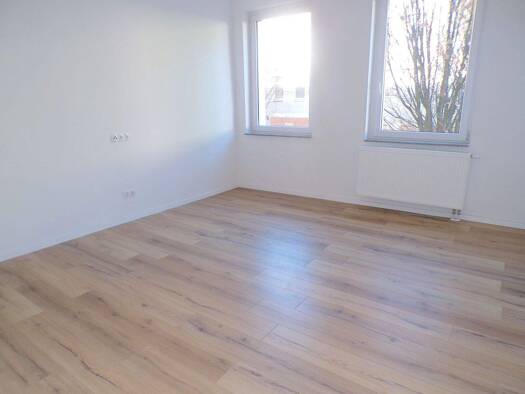 Wohnung zur Miete 350 € 3 Zimmer 60 m² 1. Geschoss frei ab sofort Bahnhofstraße Bahnhofsvorstadt Zwickau 08056