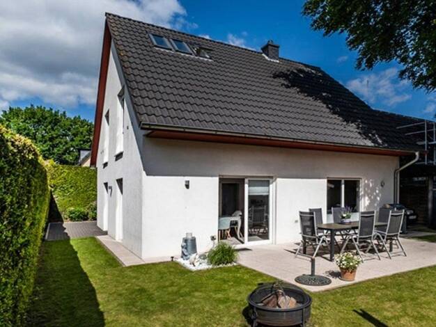 Einfamilienhaus zum Kauf provisionsfrei 759.000 € 6 Zimmer 140 m² 380 m² Grundstück Poppenbüttel Wandsbek 22399