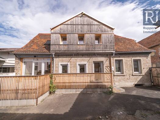 Einfamilienhaus zum Kauf 420.000 € 8 Zimmer 198 m² 476 m² Grundstück Birkachstraße 3 Albertshofen 97320