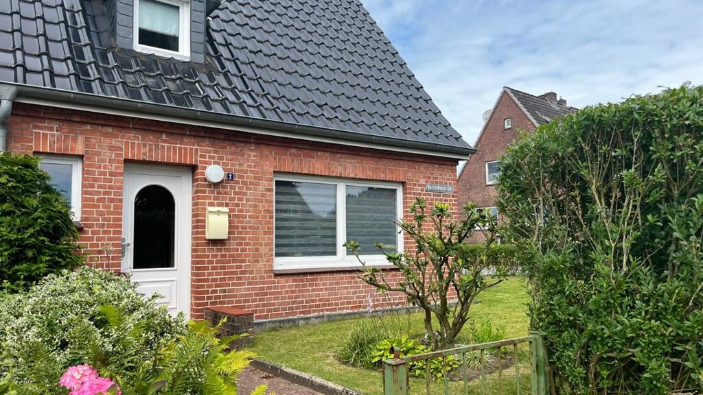 Doppelhaushälfte zum Kauf 169.000 € 4 Zimmer 63 m² 426 m² Grundstück Meldorf 25704