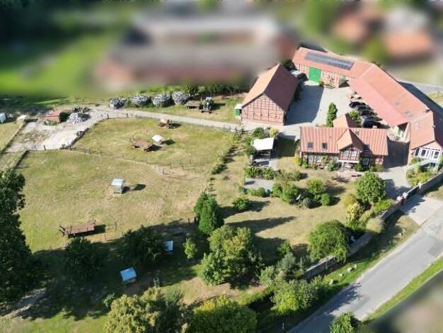 Gewerbeobjekt zum Kauf als Kapitalanlage geeignet 1.075.000 € 1.325 m² 21.450 m² Grundstück teilbar ab 1.325 m² Eickhorst Dähre 29413