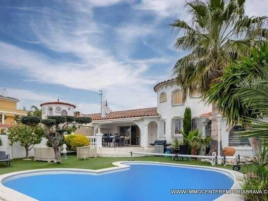 Haus zum Kauf 780.000 € 99 m² 379 m² Grundstück Empuriabrava 17487