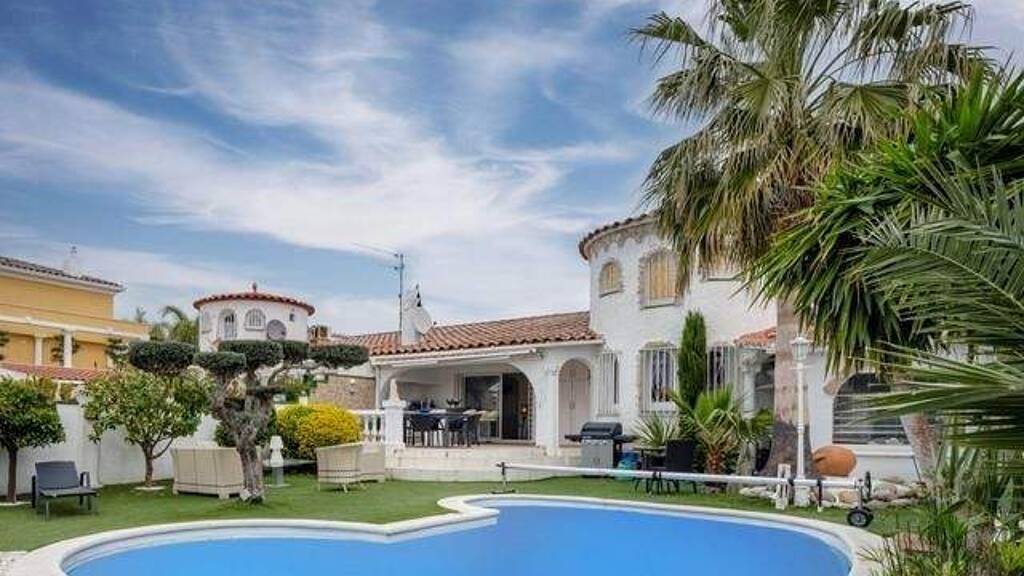 Haus zum Kauf 780.000 € 99 m² 379 m² Grundstück Empuriabrava 17487