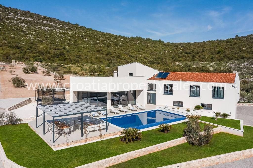 Haus zum Kauf 1.800.000 € 5 Zimmer 310 m²<br/>Wohnfläche Trogir