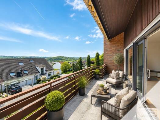 Doppelhaushälfte zur Miete 2.300 € 4 Zimmer 200 m² 370 m² Grundstück frei ab sofort Holzgerlingen 71088