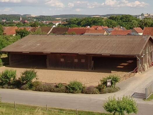 Haus zum Kauf 740.000 € 9 Zimmer 264 m² 6.019 m² Grundstück frei ab 01.04.2027 Hauptstrasse 134 Brendlorenzen Bad Neustadt an der Saale 97616