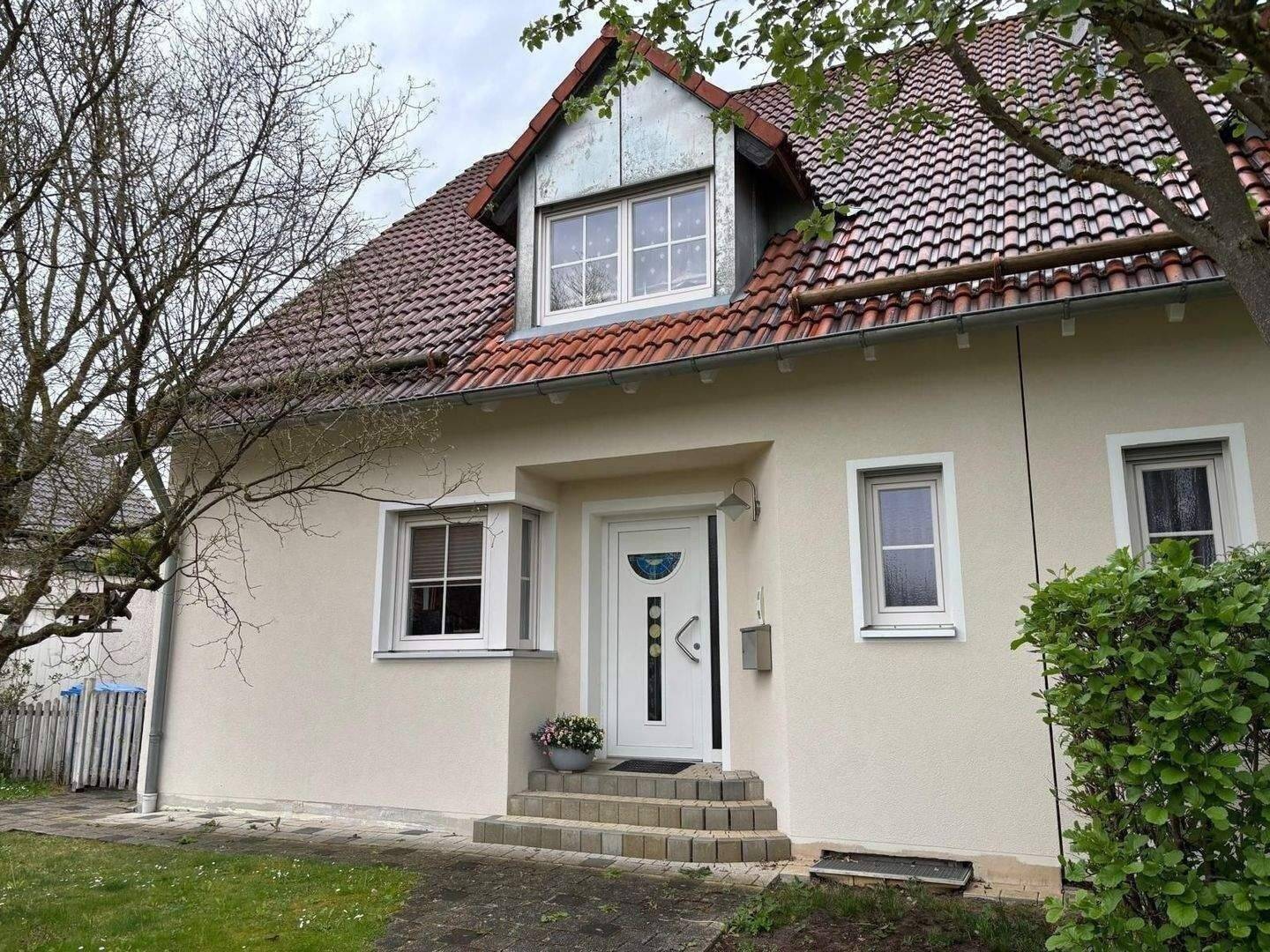 Immobilie in Velburg - Doppelhaushälfte - Bild 0