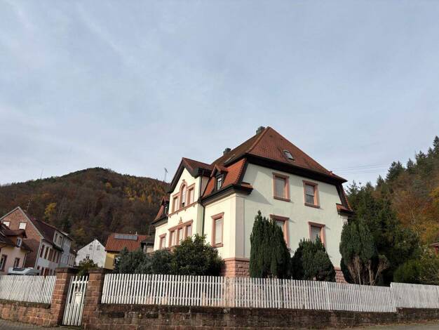 Villa zum Kauf 599.000 € 6 Zimmer 239 m² 1.026 m² Grundstück Lambrecht 67466