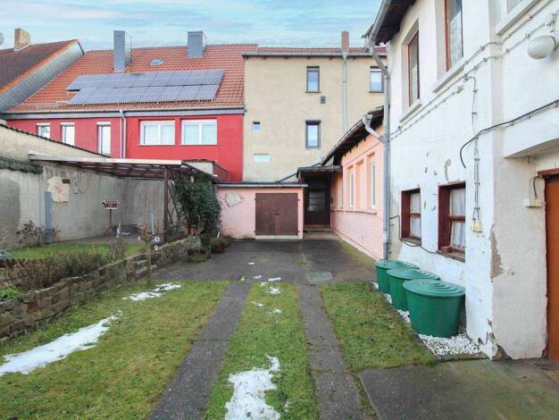 Reihenmittelhaus zum Kauf 125.000 € 5 Zimmer 220 m² 490 m² Grundstück frei ab 01.05.2026 Calbe 39240