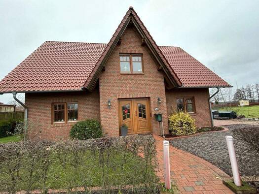 Einfamilienhaus zum Kauf provisionsfrei 234.000 € 6 Zimmer 166,5 m² 1.401 m² Grundstück Wahrenholz Wahrenholz / Betzhorn 29399