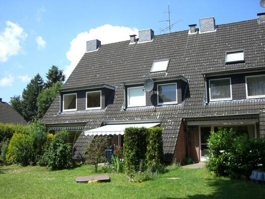 Reihenhaus zur Miete 1.800 € 5,5 Zimmer 140 m² 300 m² Grundstück frei ab 01.04.2026 Ahrensburg 22926