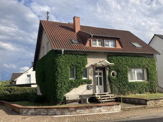 Einfamilienhaus zum Kauf provisionsfrei 240.000 € 7 Zimmer 135 m² 533 m² Grundstück Rehlingen Rehlingen-Siersburg 66780