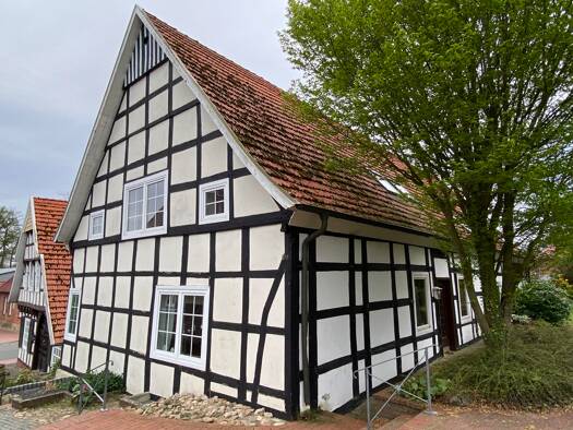 Haus zum Kauf 229.000 € 11 Zimmer 263,5 m² 568 m² Grundstück Berge 49626