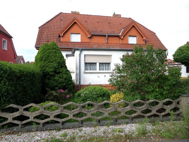 Doppelhaushälfte zum Kauf provisionsfrei 104.900 € 5 Zimmer 97 m² 600 m² Grundstück Schwarzheide 01987
