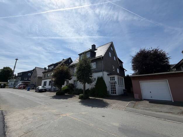 Einfamilienhaus zum Kauf 349.000 € 10 Zimmer 300 m² 411 m² Grundstück Schulstraße 7 Winterberg Winterberg 59955