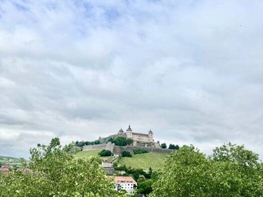 Maisonette zum Kauf 3 Zimmer 178 m² Dachgeschoss, 4. Geschoss frei ab sofort Altstadt Würzburg 97070