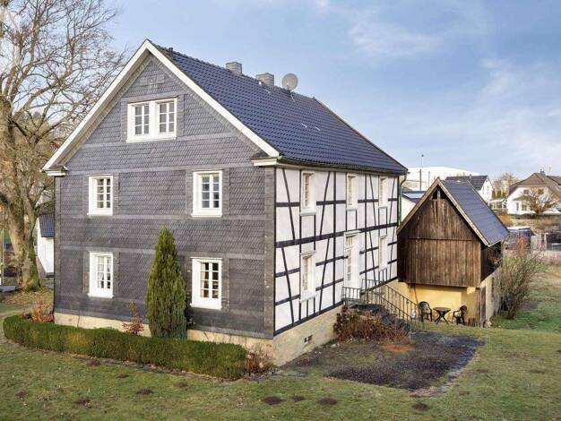 Einfamilienhaus zum Kauf 375.000 € 7 Zimmer 198,8 m² 3.800 m² Grundstück Börnhausen Wiehl 51674