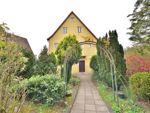 Mehrfamilienhaus zum Kauf 699.000 € 10 Zimmer 189 m² 1.282 m² Grundstück frei ab sofort Buckenhof 91054