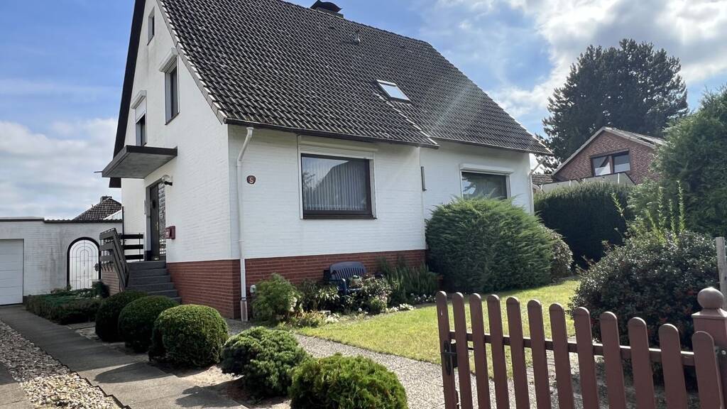 Mehrfamilienhaus zum Kauf 369.000 € 6 Zimmer 158,4 m² 980 m² Grundstück Stelle 21435